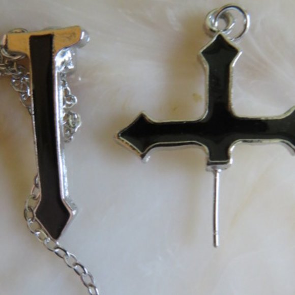 nwot Gothic CROSS Sword Two Piece Earring (K290) - Picture 4 of 5